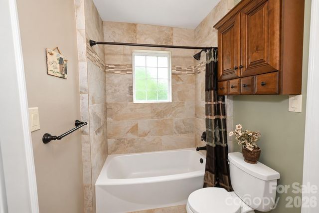 609 1st Avenue N, Conover, NC 28613
