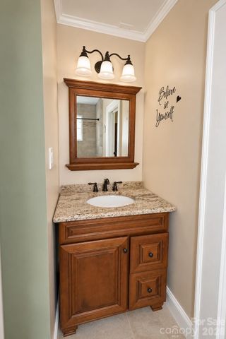 609 1st Avenue N, Conover, NC 28613