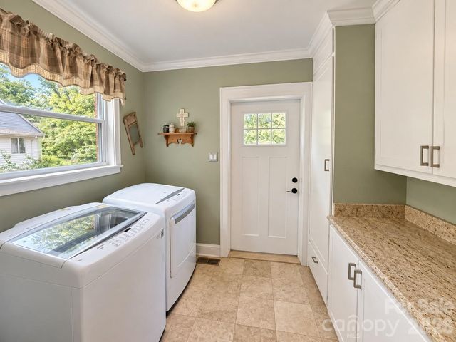 609 1st Avenue N, Conover, NC 28613
