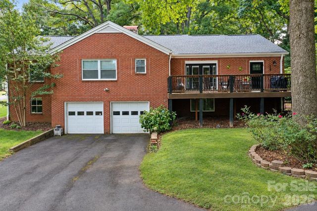 609 1st Avenue N, Conover, NC 28613