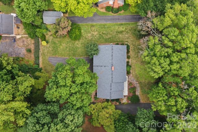 609 1st Avenue N, Conover, NC 28613