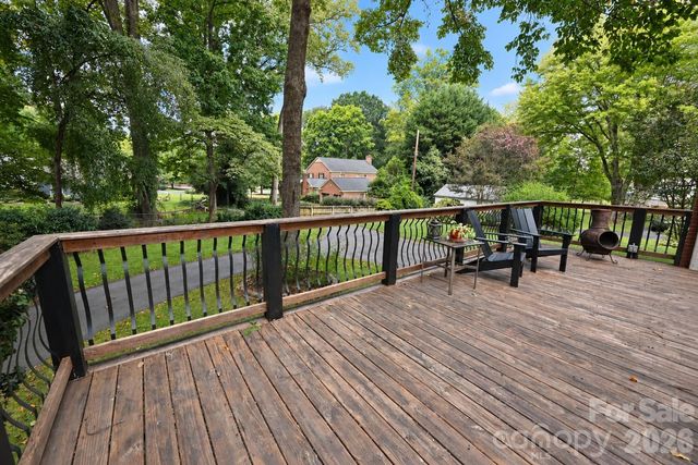 609 1st Avenue N, Conover, NC 28613