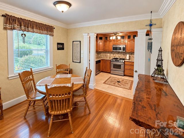 609 1st Avenue N, Conover, NC 28613