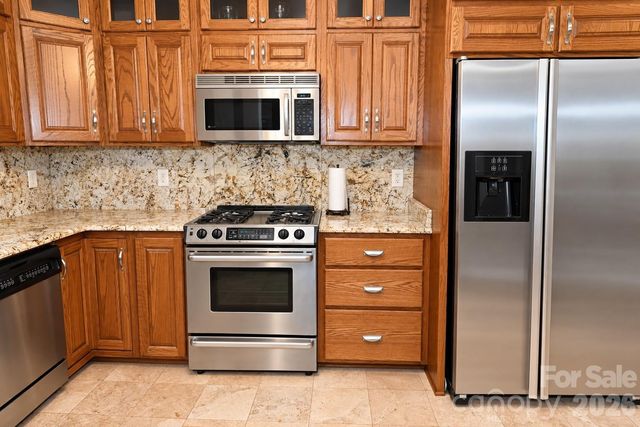 609 1st Avenue N, Conover, NC 28613
