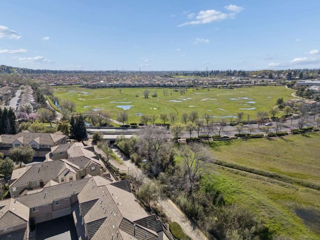 1009 Esplanade Cir, Folsom, CA 95630