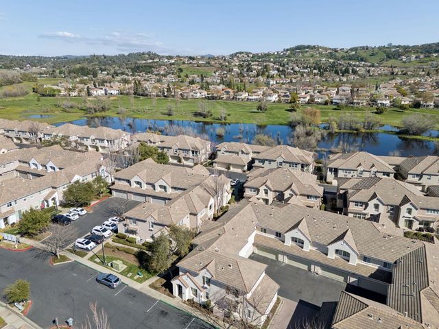 1009 Esplanade Cir, Folsom, CA 95630