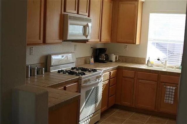 1009 Esplanade Cir, Folsom, CA 95630