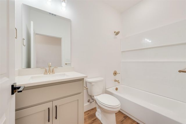 1807 Franklin Avenue, Bonham, TX 75418