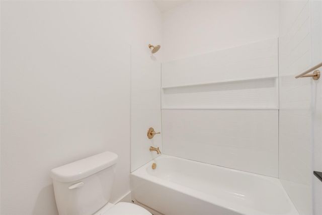 1807 Franklin Avenue, Bonham, TX 75418