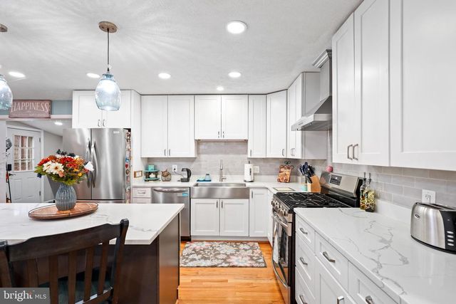 10012 ELLIS RD, Manassas, VA 20111