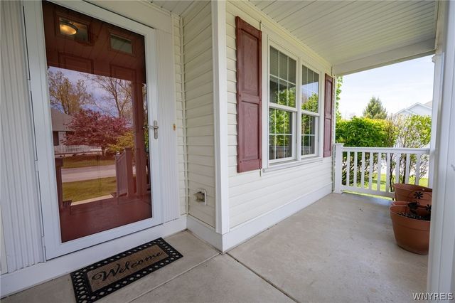 15 Glenfield Drive, West Seneca, NY 14224