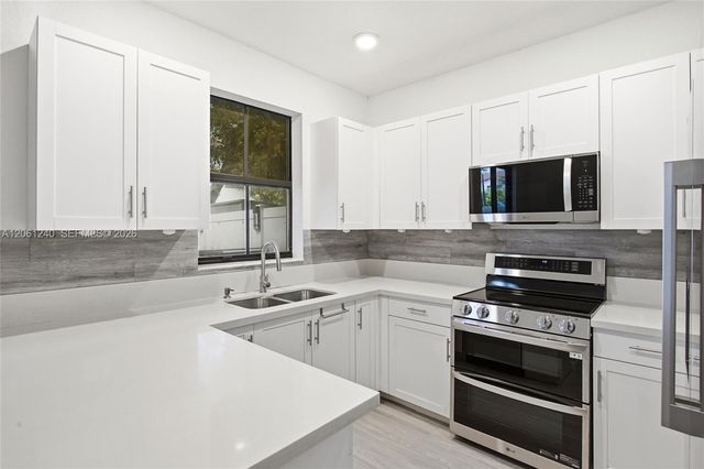 3430 W 106th Terrace 106, Hialeah, FL 33018