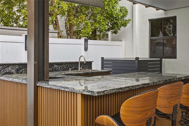 3430 W 106th Terrace 106, Hialeah, FL 33018