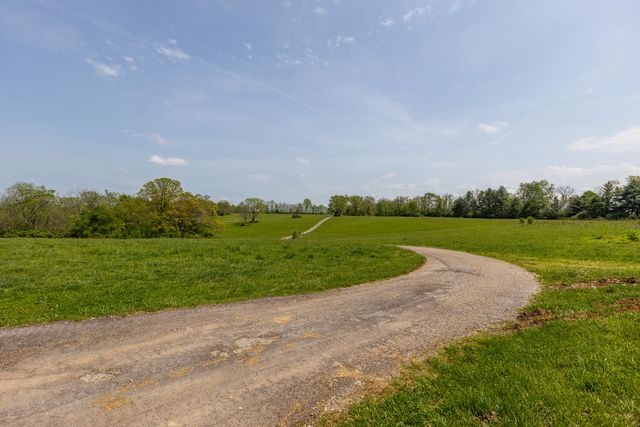 4440A Lexington Road, Paris, KY 40361