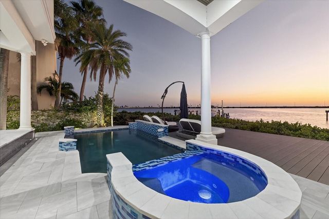 4102 CAUSEWAY VISTA DRIVE, Tampa, FL 33615