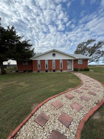 891 Hcr 2124 Loop, Whitney, TX 76692