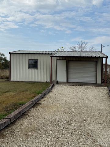 891 Hcr 2124 Loop, Whitney, TX 76692