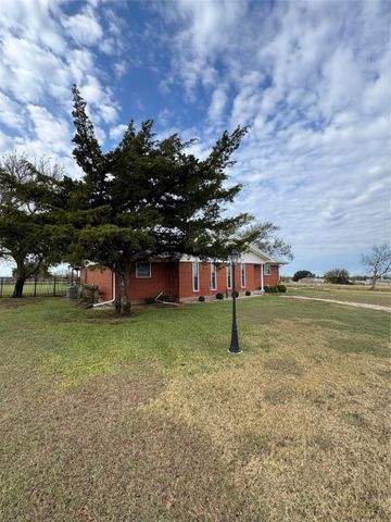891 Hcr 2124 Loop, Whitney, TX 76692