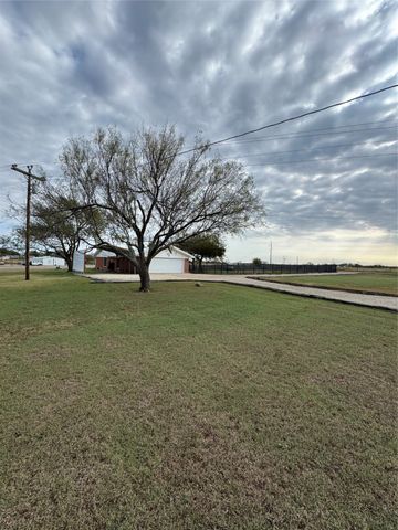 891 Hcr 2124 Loop, Whitney, TX 76692