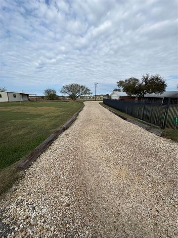 891 Hcr 2124 Loop, Whitney, TX 76692