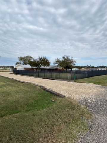 891 Hcr 2124 Loop, Whitney, TX 76692