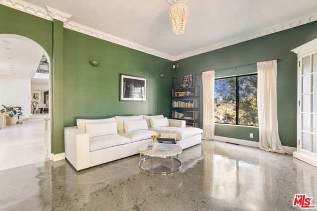 2299 Gloaming Way, Beverly Hills, CA 90210