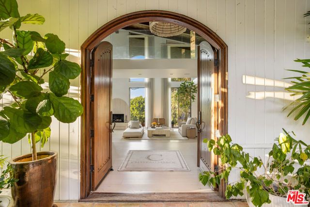 2299 Gloaming Way, Beverly Hills, CA 90210