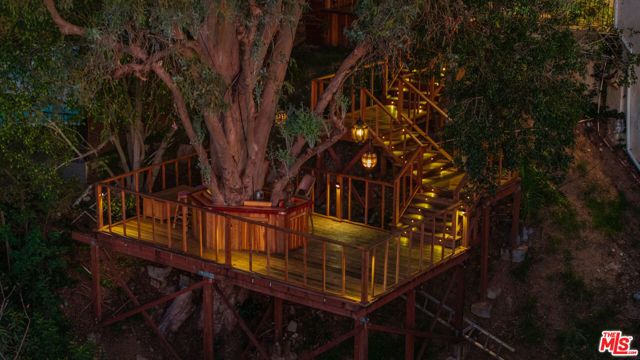 2299 Gloaming Way, Beverly Hills, CA 90210
