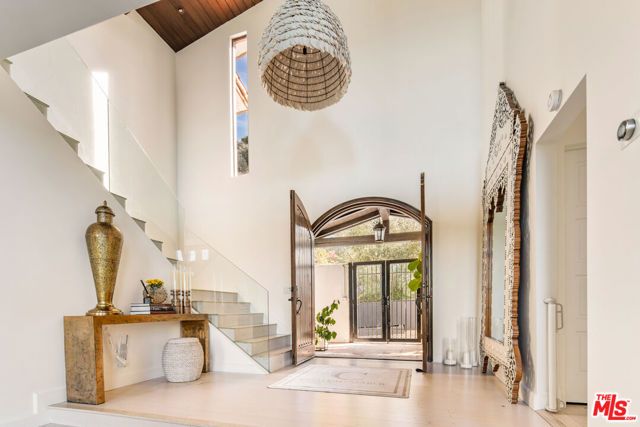 2299 Gloaming Way, Beverly Hills, CA 90210