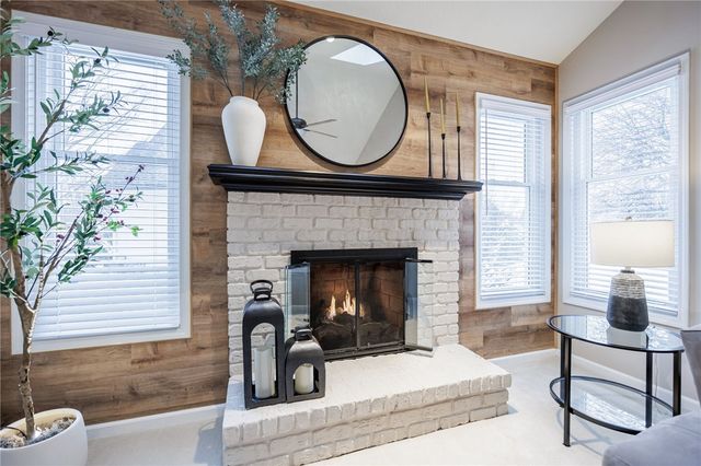 85 E Pointe, Perinton, NY 14450