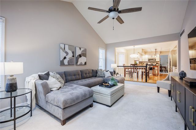 85 E Pointe, Perinton, NY 14450