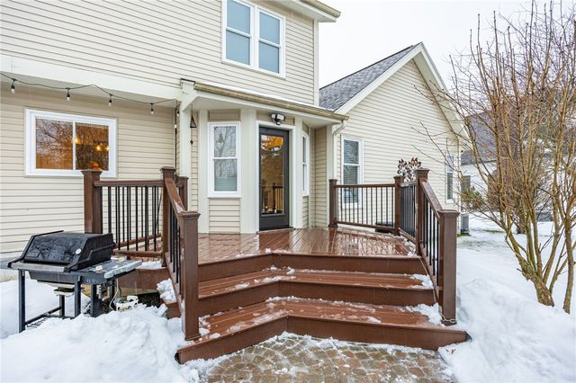 85 E Pointe, Perinton, NY 14450