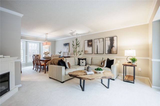 85 E Pointe, Perinton, NY 14450