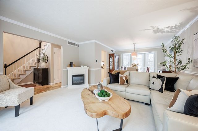 85 E Pointe, Perinton, NY 14450