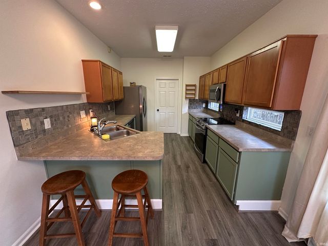 698 Pine Lake Drive, Greenwood, IN 46143