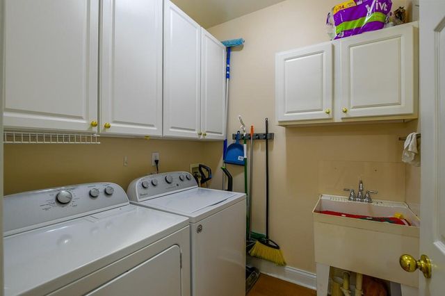 1287 Killian SW Way, Lilburn, GA 30047