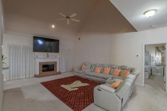 1287 Killian SW Way, Lilburn, GA 30047