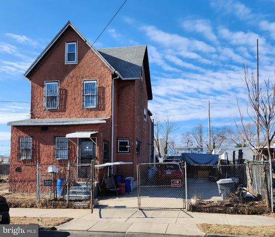 2725 CRAMER ST, Camden, NJ 08105