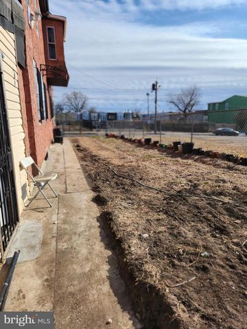 2725 CRAMER ST, Camden, NJ 08105