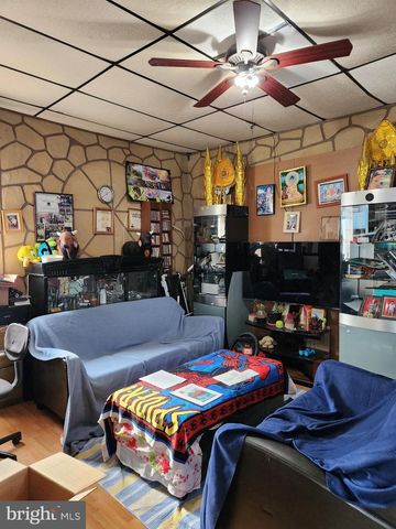 2725 CRAMER ST, Camden, NJ 08105