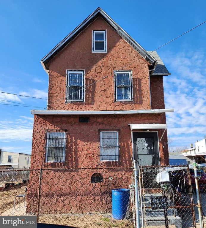 2725 CRAMER ST, Camden, NJ 08105