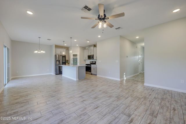 13623 HOLSINGER Boulevard, Jacksonville, FL 32256