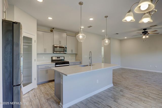 13623 HOLSINGER Boulevard, Jacksonville, FL 32256