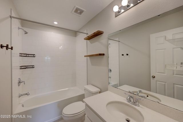 13623 HOLSINGER Boulevard, Jacksonville, FL 32256