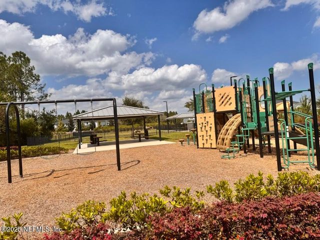 13623 HOLSINGER Boulevard, Jacksonville, FL 32256