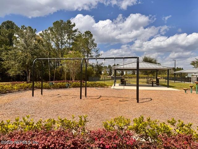 13623 HOLSINGER Boulevard, Jacksonville, FL 32256