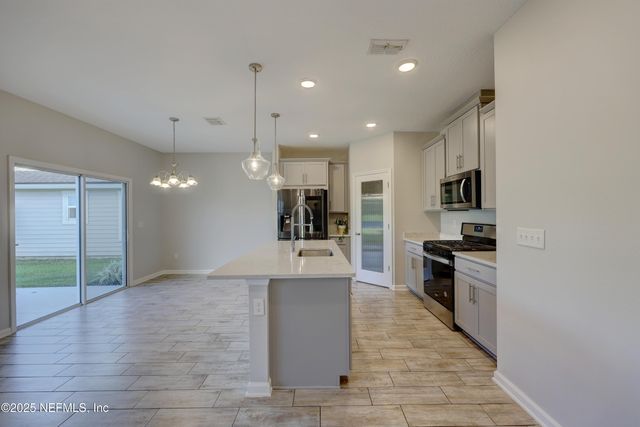 13623 HOLSINGER Boulevard, Jacksonville, FL 32256