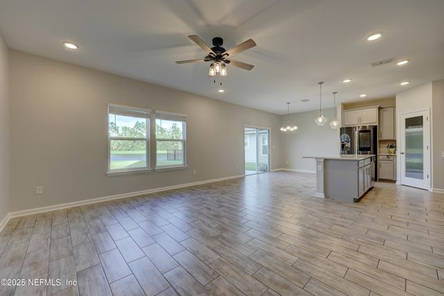 13623 HOLSINGER Boulevard, Jacksonville, FL 32256