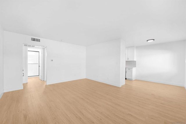 1030 Robinson Ave 205, San Diego, CA 92103