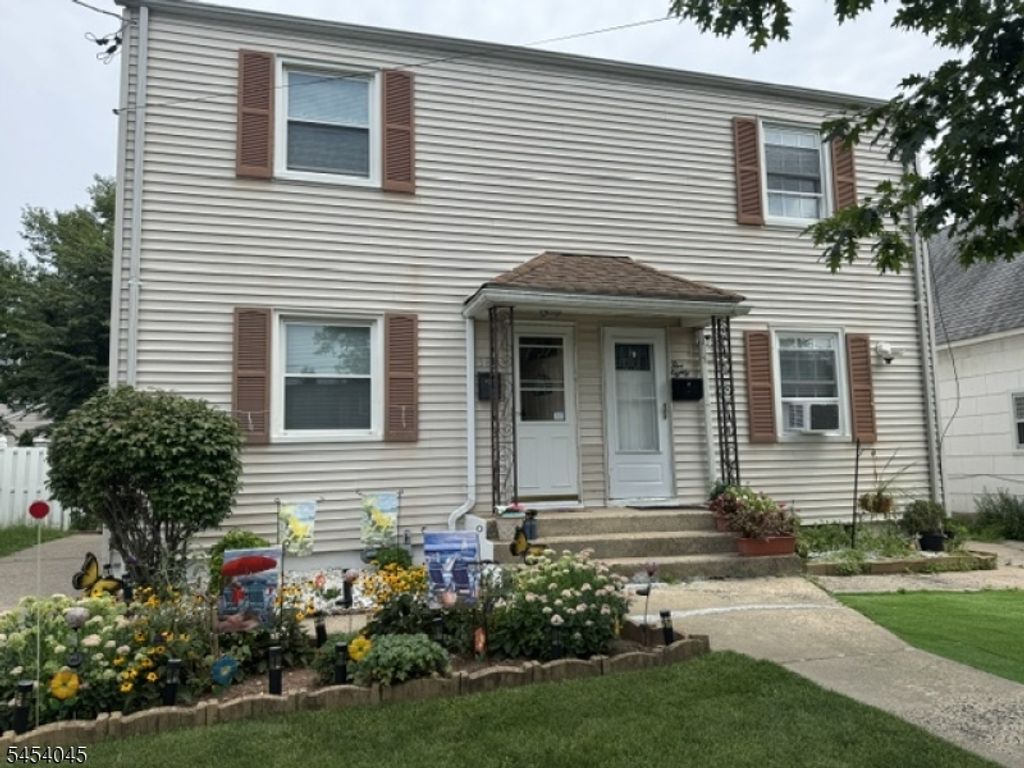 582 Garden Ave, Woodbridge Twp., NJ 07095 — exterior